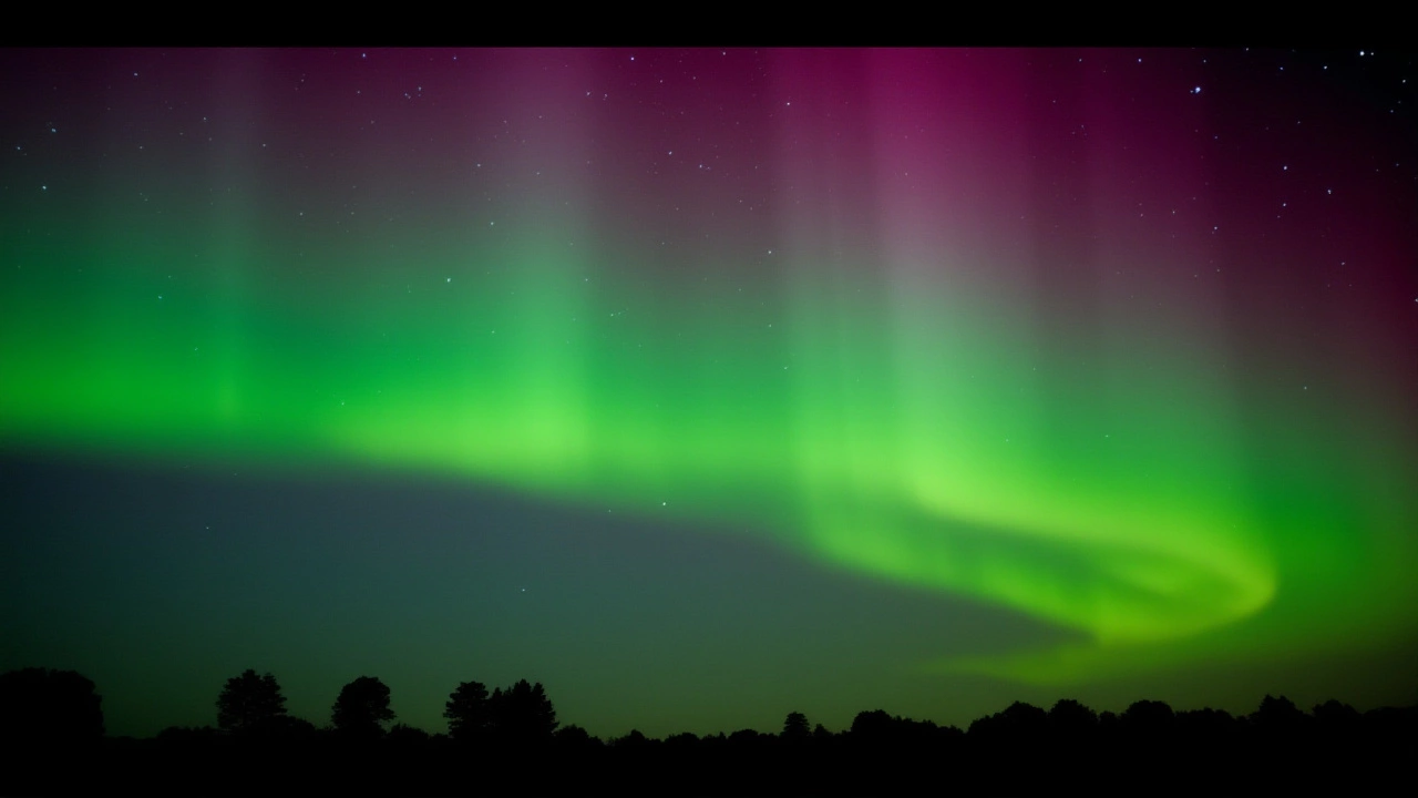 Northern Lights Light Up Over 7 US States on Oct. 1 Amid G2 Storm