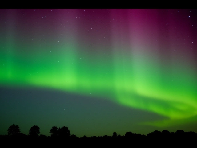Northern Lights Light Up Over 7 US States on Oct. 1 Amid G2 Storm